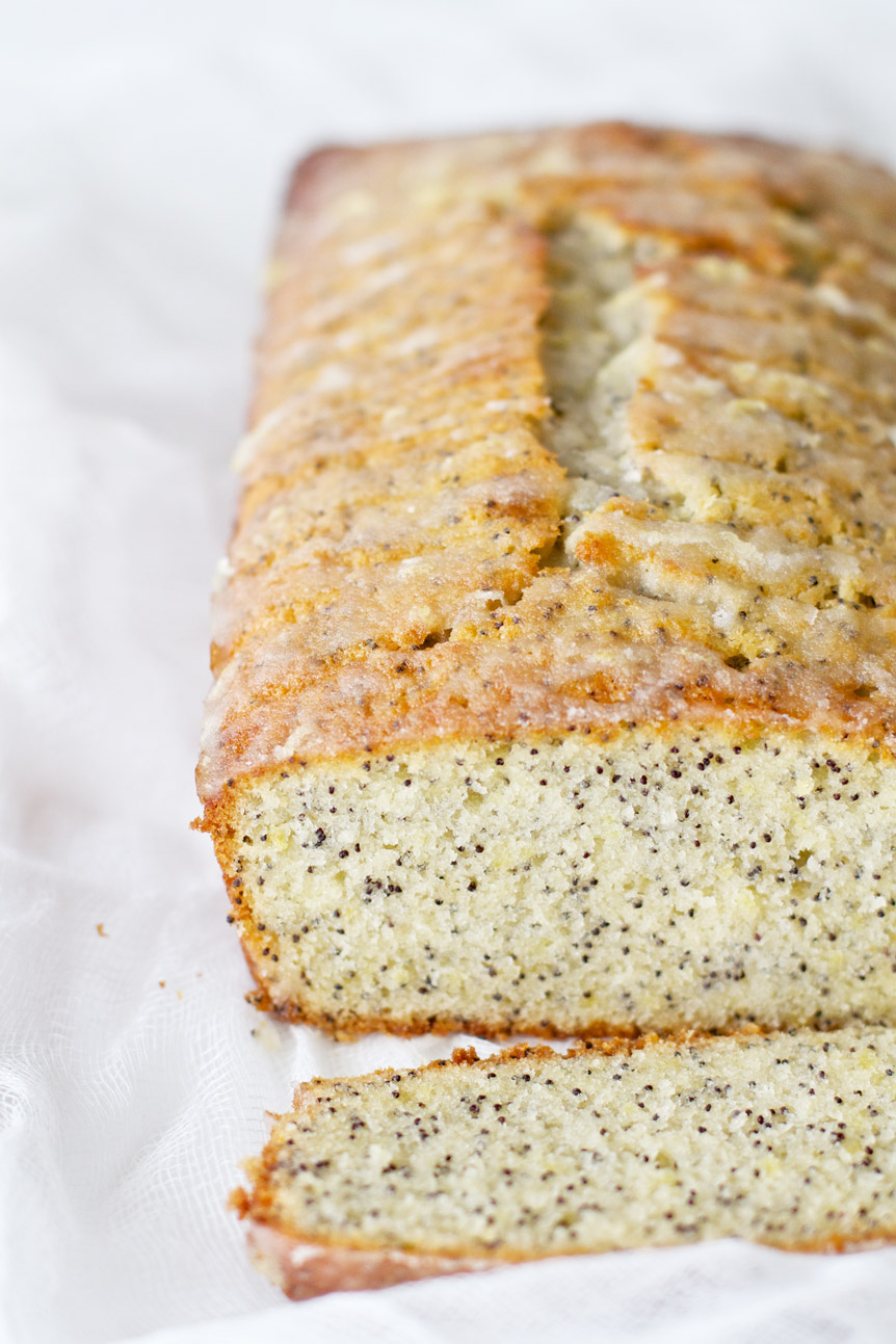 Lemon and poppy seed drizzle cake
