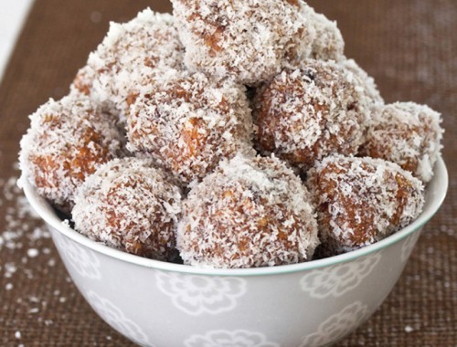 Date and coconut balls