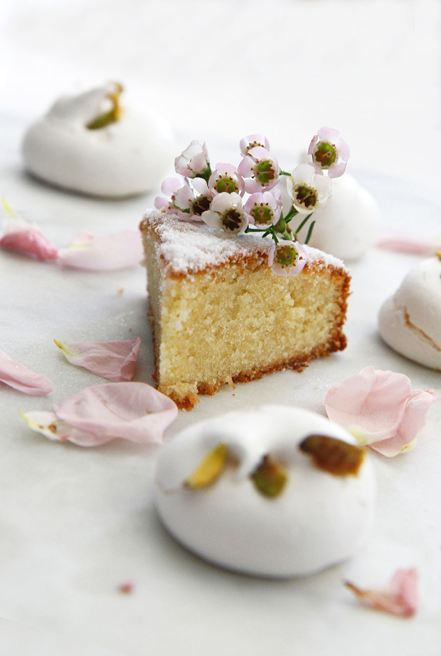 Simple single layer almond cake
